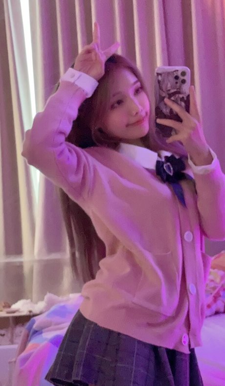 Yuyu Monster nude star photos