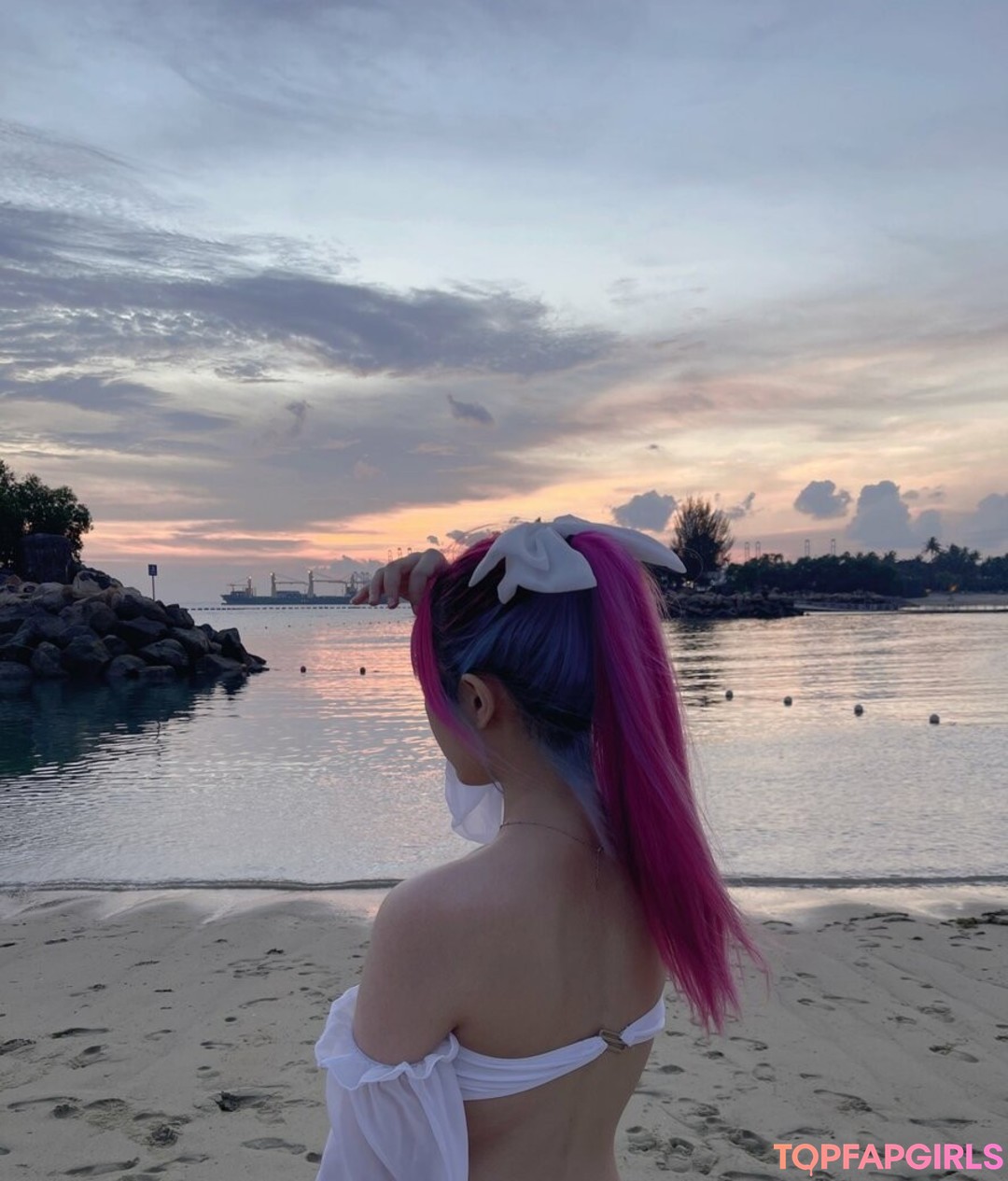 Yuyu Monster porn actress pictures