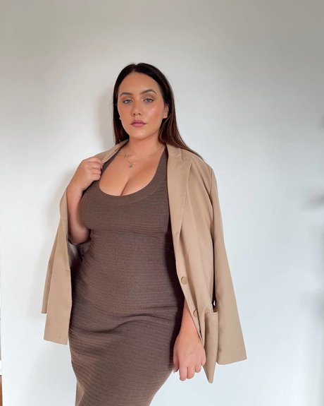 Yasmine MInovski hd star images