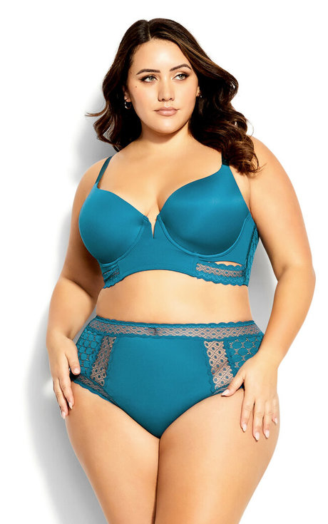 Yasmine MInovski model erotic archive