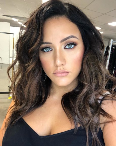 Yasmine MInovski pretty actress archive