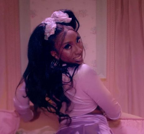 Ziwef hot star archive