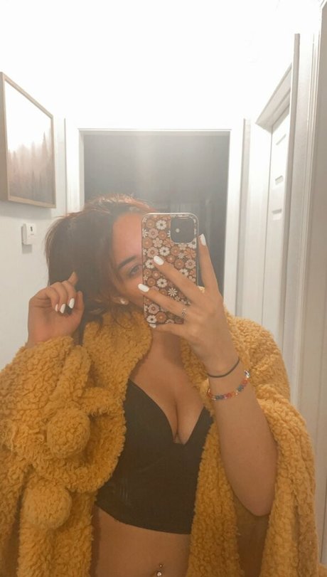 Rissaxtine star porn galleries