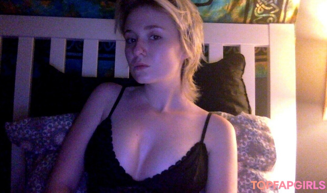 Oddcavities model nudes image