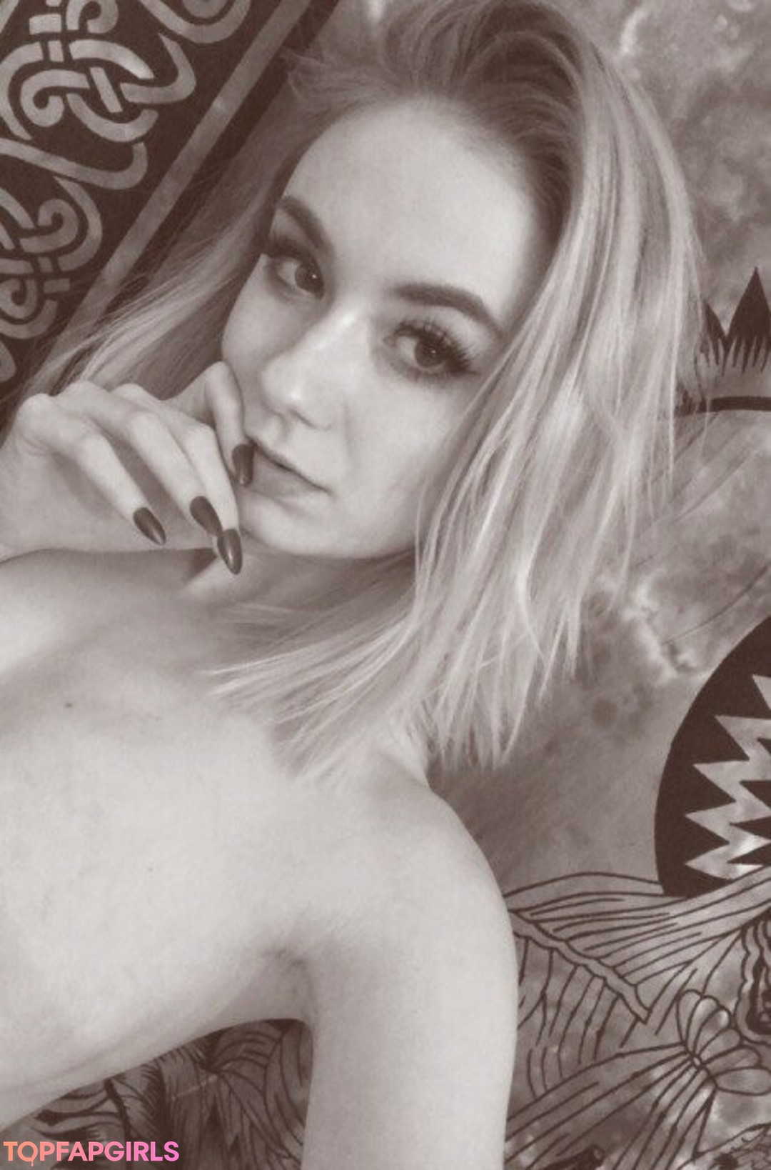 Oddcavities sexy actress picture