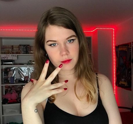 gloryhole wife onlyfans top pic