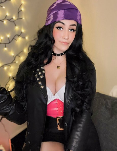 JamiUwU model top picture