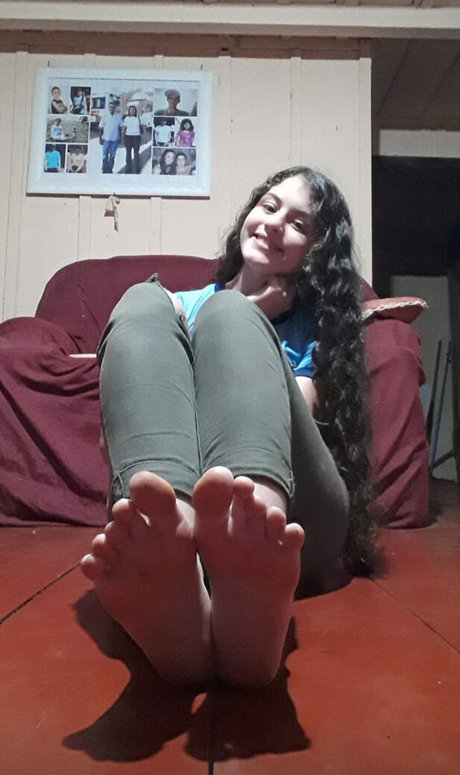 Pezinhos Da Jhenny pornstar exclusive image