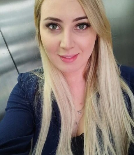 Angel Isis model hd pics