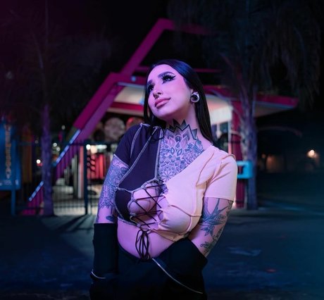 liittle brii model beautiful photos