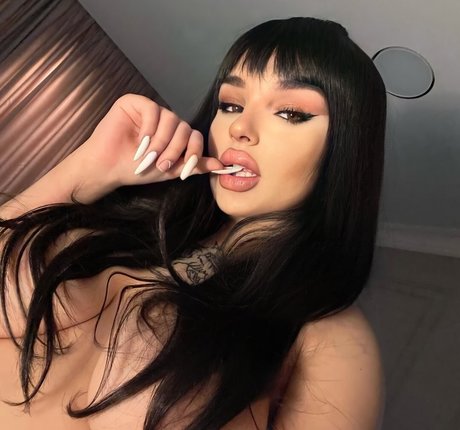 vlasyaxx model adult pics