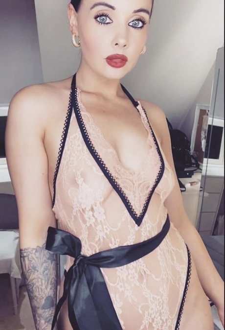 Sofloxy best model photo