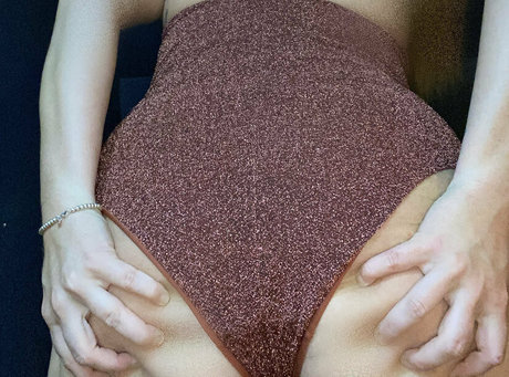 Robyn Allan erotic star pics