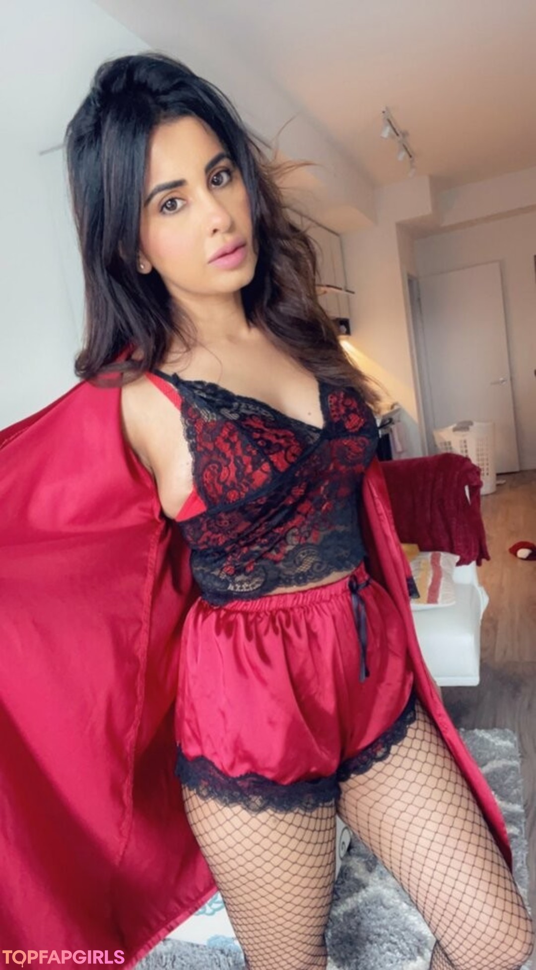 curvy muscle onlyfans sexy image