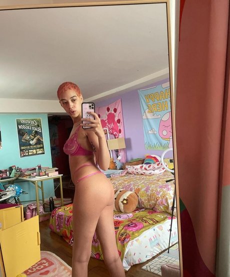 Sebastian Rosemarie star free img