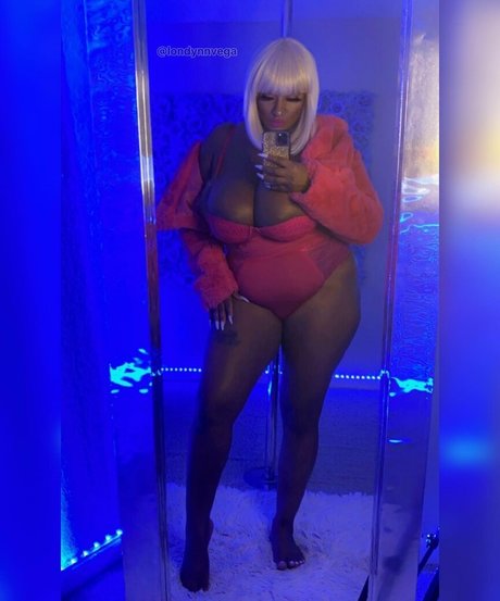 Londynn Vega sexy model images