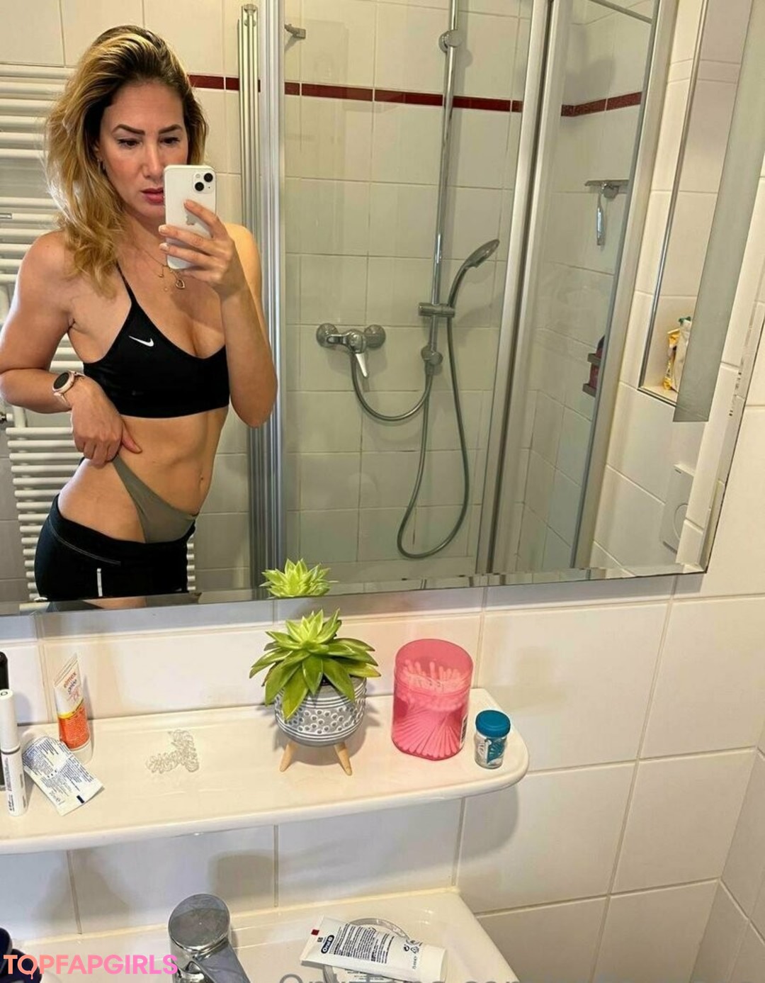 Sofia Maas pornographic model picture