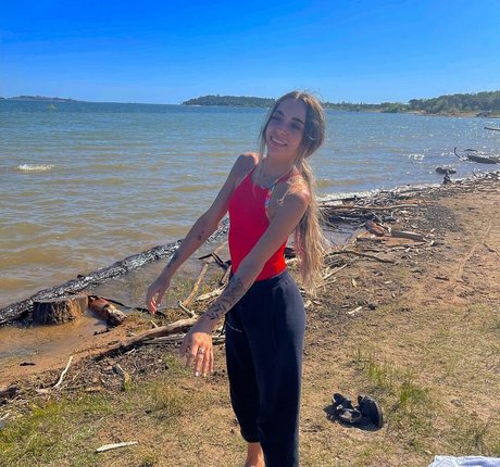 Jess DiTirro pretty model gallery