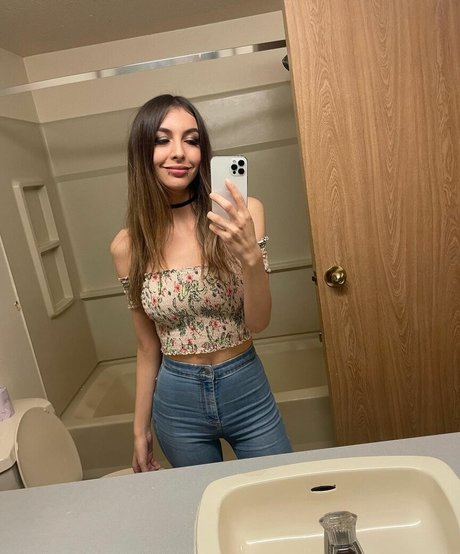 teacher milf onlyfans free naked picture