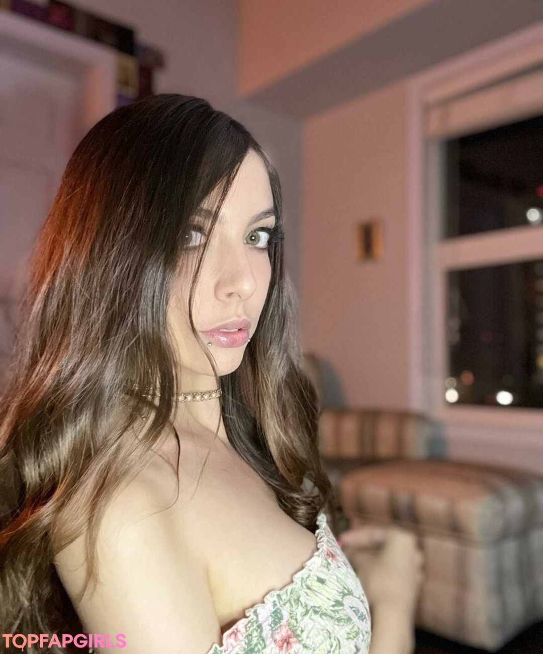 ChloeNight nude model images