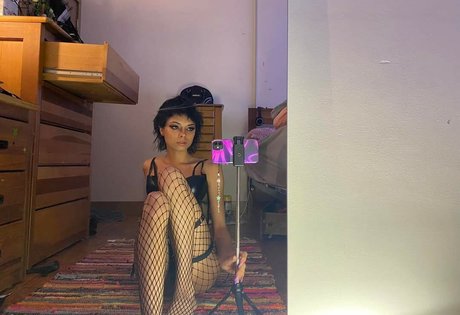 Nymphfairy2002 pretty pornstar pic