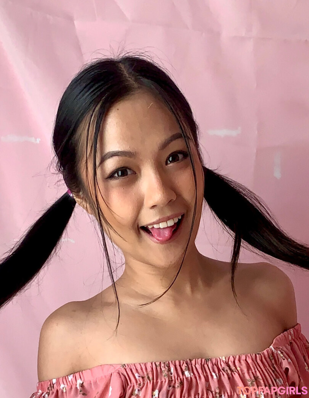 Kitty Lilo nude star archive