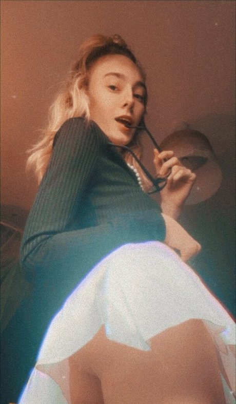 courtneyriverss nude actress picture