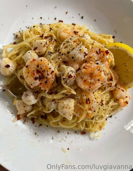 lesbian strapon onlyfans top photos