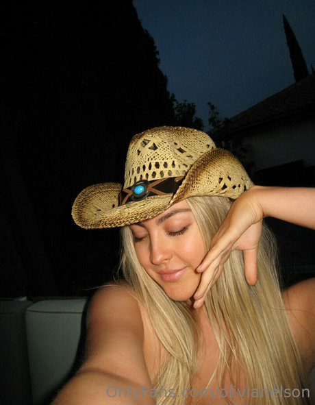 Olivia Nelson erotic model images