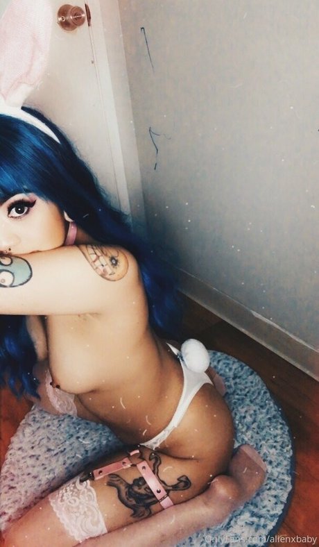 AlienxBaby model free pictures