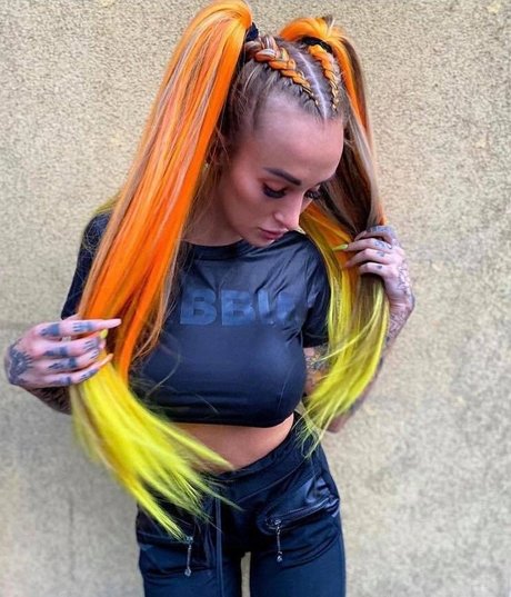 Daisy Lee hot model images