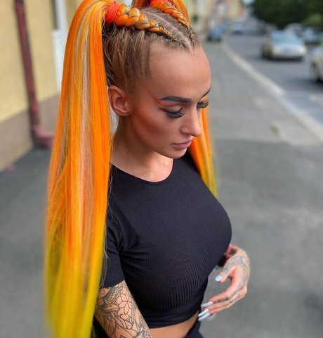 Daisy Lee naked model images