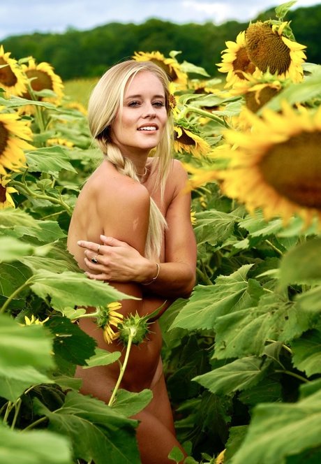 LaurenAnn model xxx picture