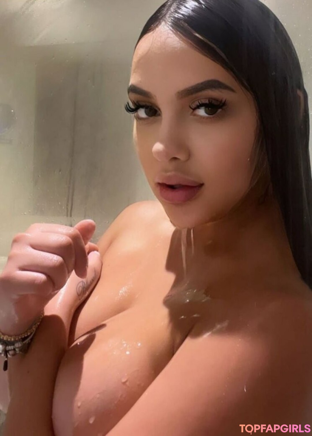 Juanita Gomez art actress galleries
