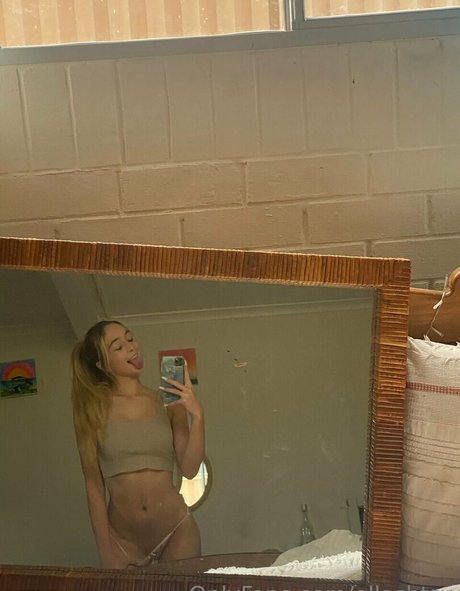 ellasbtsx model exclusive photos