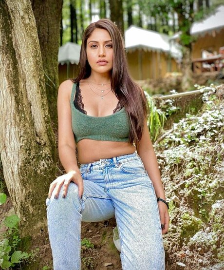 busty onlyfans pornographic images