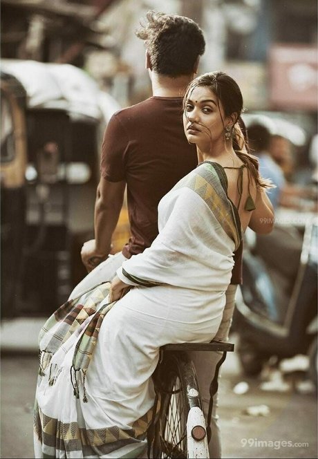 Divya Agarwal top actress pic