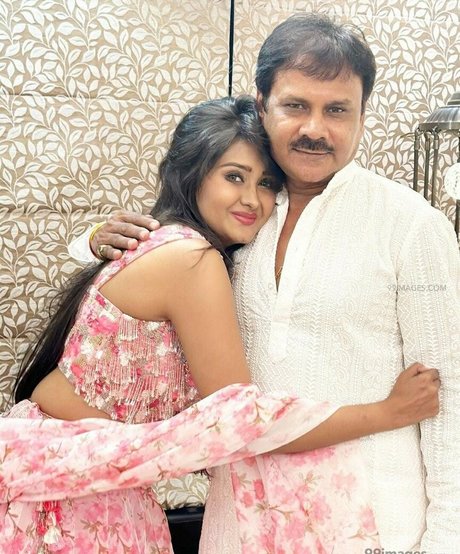 Kanchi Singh star pretty galleries