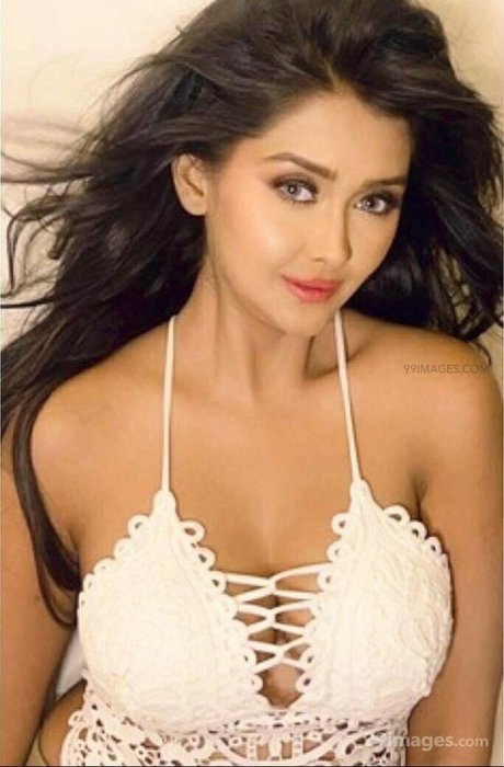 Kanchi Singh nude actress pics