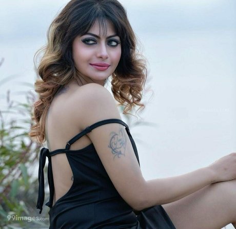 live streaming onlyfans pornographic images