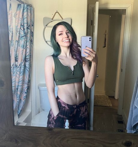 Charleemanderz nude star gallery