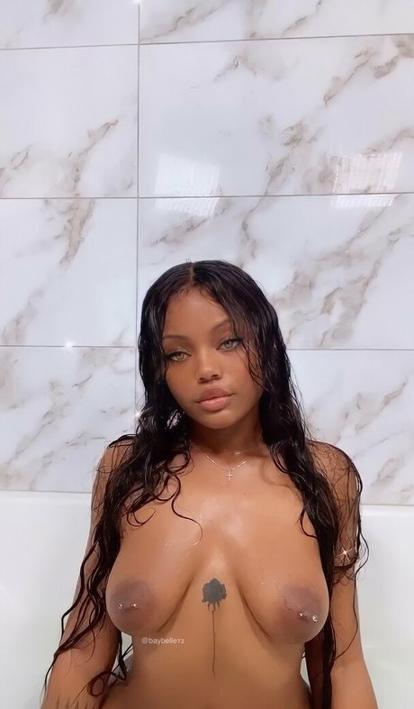 thebaybelle model adult pic