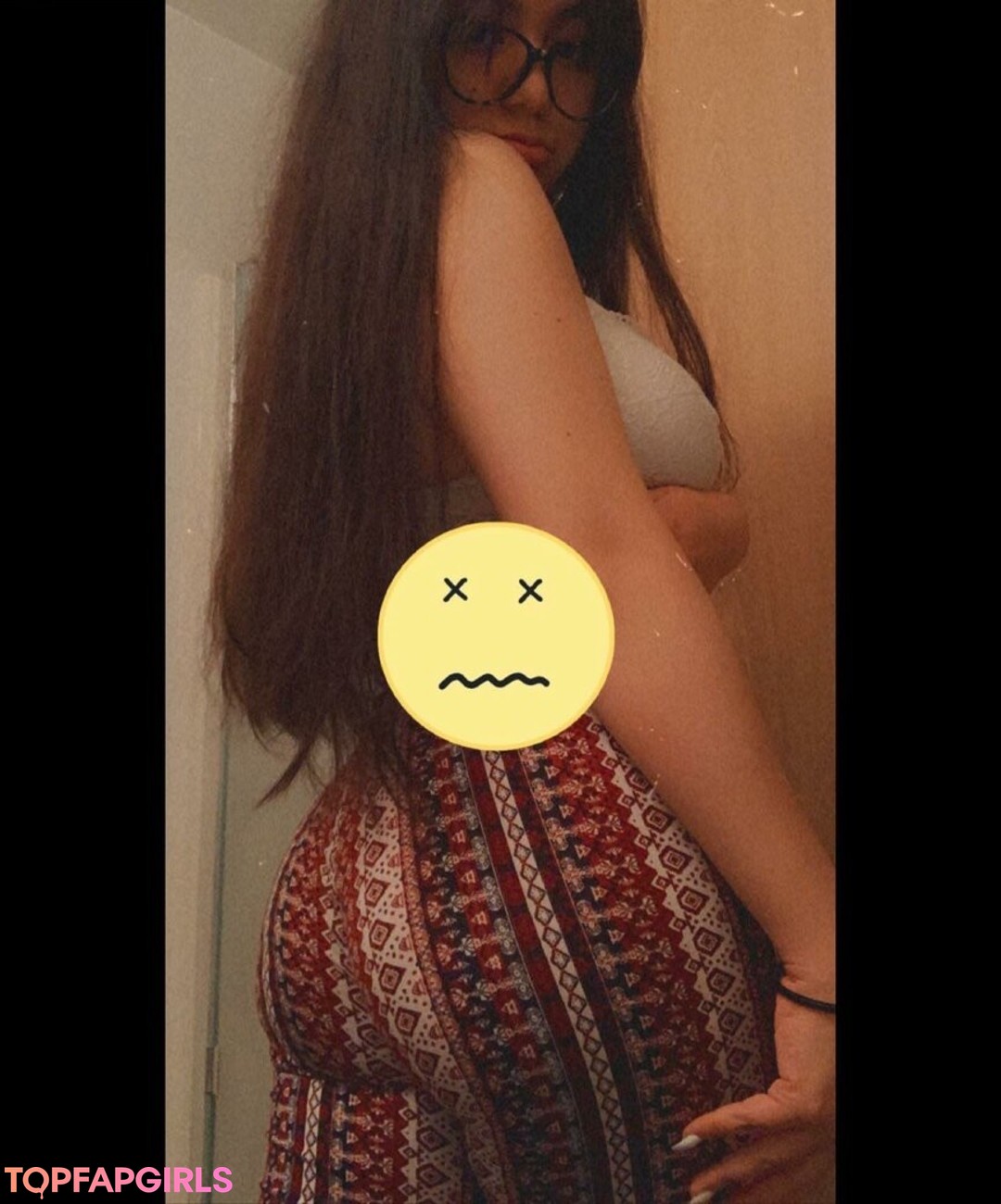 Misstrixs model adult image