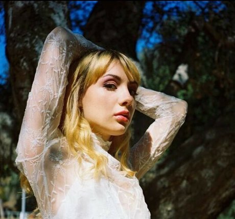 Hannah Marks free pornstar galleries