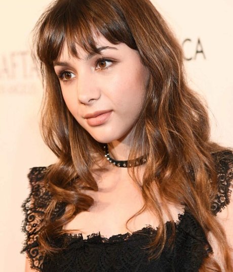 Hannah Marks star pretty photos