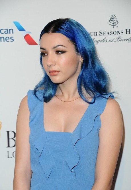 Hannah Marks free actress galleries