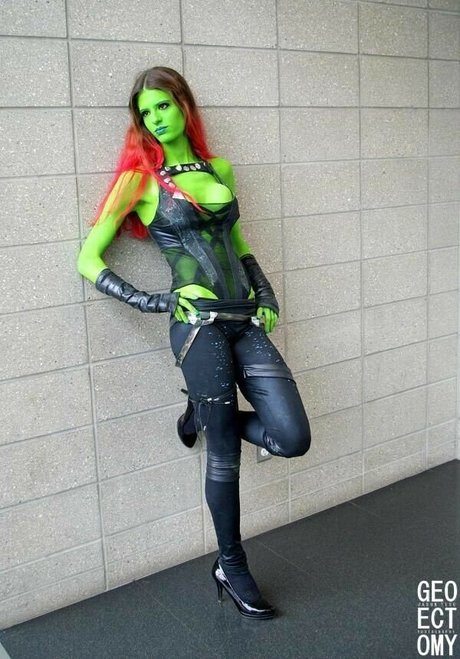 Kay Pike Bodypainter model pretty pics