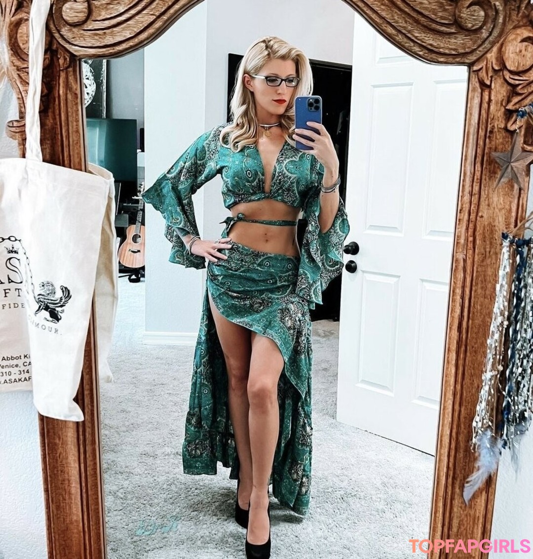The Submissive Next Door pornstar top pictures