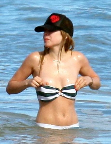 Avril Levigne hd model image