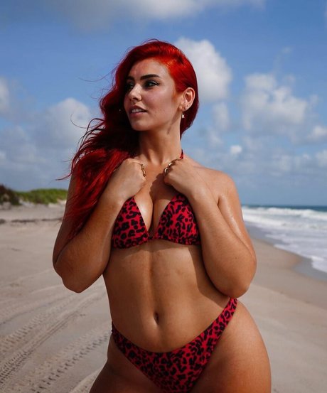 Alicia Atout model nice photo